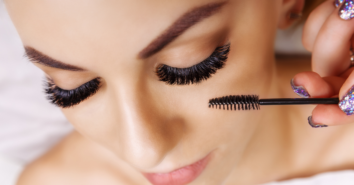 Clear Mascara To Strengthen Your Lashes