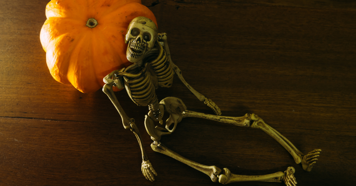Halloween Skeletons & Pumpkins